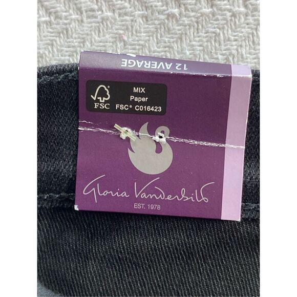 Gloria Vanderbilt 12 Amanda BootCut Classic Rise Black Jeans - Picture 5 of 9